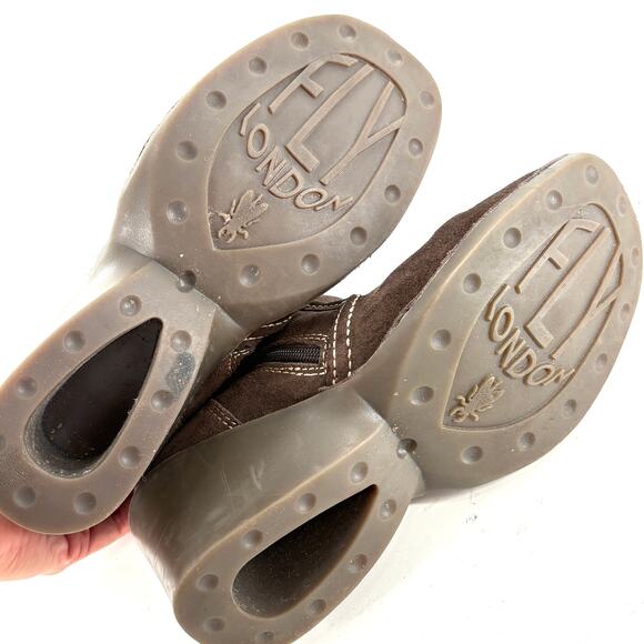 Fly London Suede Ankle Boots 10 40 Dark Brown Booties Zip Academia Whimsigoth - Picture 7 of 7